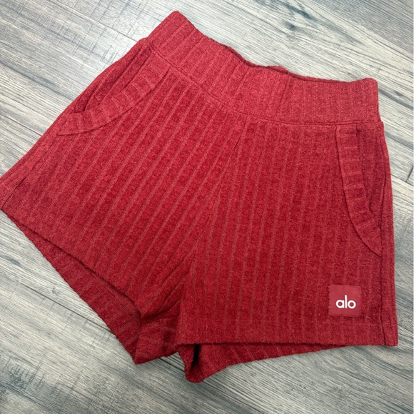 ALO Yoga Pants - Alo Yoga | Ribbed High-Waist Short